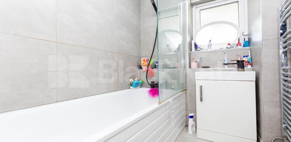 			New Instruction, 4 Bedroom, 1 bath, 1 reception Apartment			 Birchmore Walk, HIGHBURY-ISLINGTON